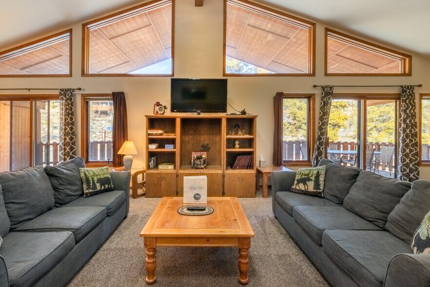 More Photos Of 416 Grand Ave, Grand Lake Hotel For Sale