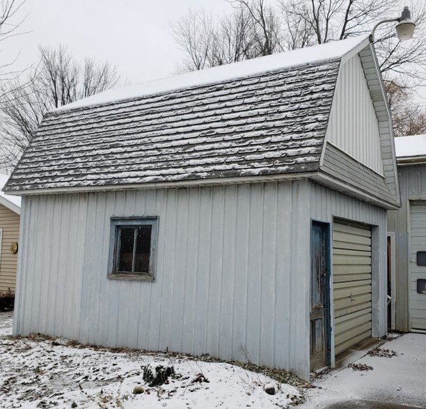 More Photos Of 3245 Main St, Marlette General Retail For Sale