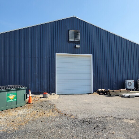 More Photos Of 907 Pulaski Hwy, Goshen Service For Lease