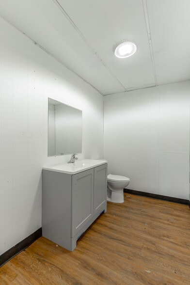 More Photos Of 360 Carbondale Rd SW, Dalton Warehouse For Sale