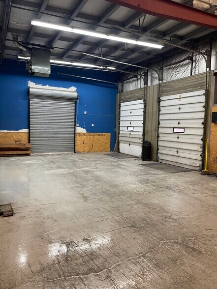 More Photos Of 362 Dewitt Rd, Hamilton Warehouse For Lease
