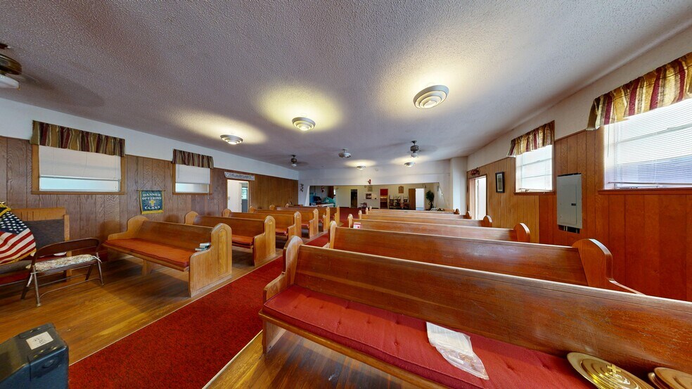 More Photos Of 1107 Spring St, Hot Springs Flex For Lease