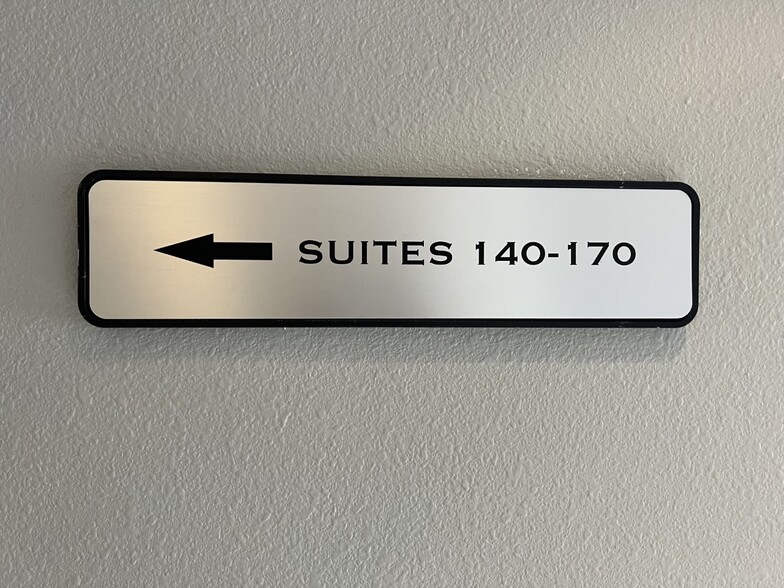 More Photos Of 6501 Arlington Expy, Jacksonville Office For Sale