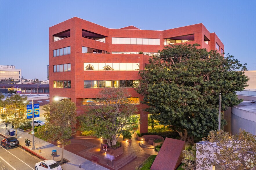 Primary Photo Of 11812 W San Vicente Blvd, Los Angeles Office For Lease