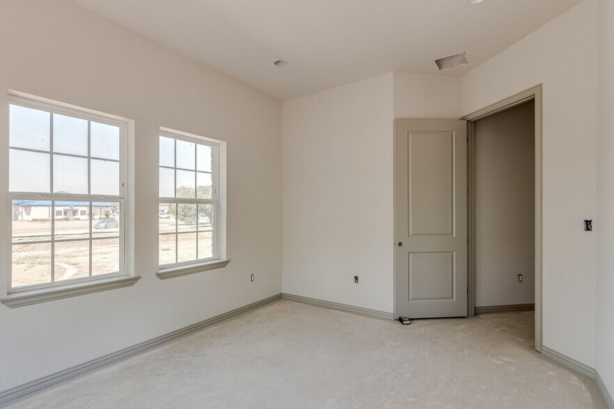 More Photos Of 5802 Watauga Rd, Watauga Medical For Sale