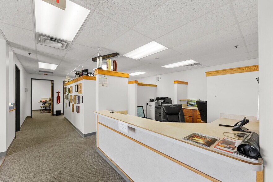 More Photos Of 900 W Miller Rd, Iola Manufacturing For Sale
