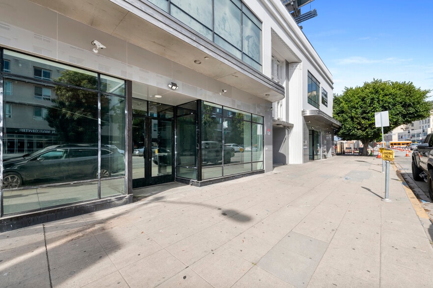 More Photos Of 735 S La Brea Ave, Los Angeles Freestanding For Lease