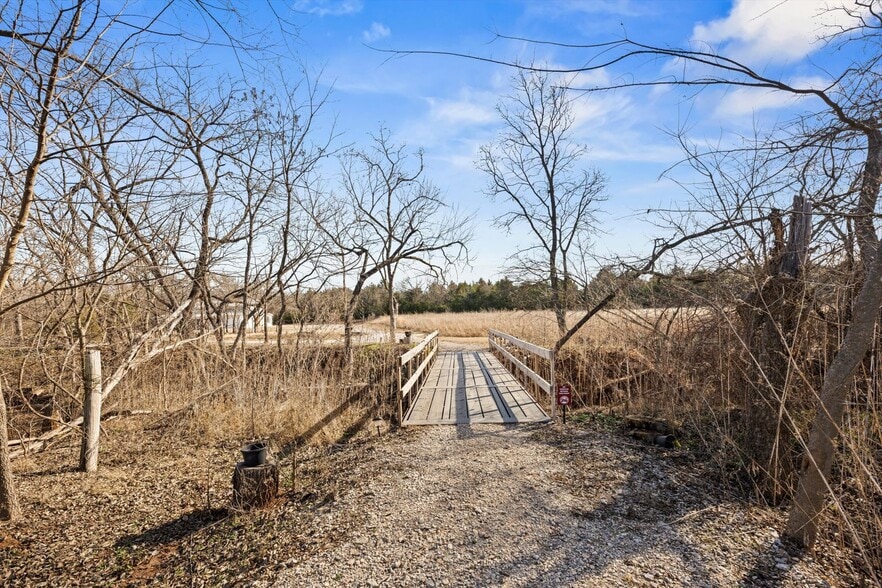 More Photos Of 18186 State Highway 74B, Washington Specialty For Sale