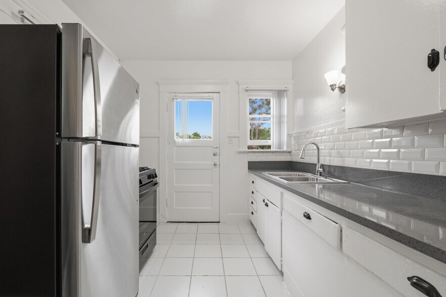 More Photos Of 239 E Villa St, Pasadena Apartments For Sale