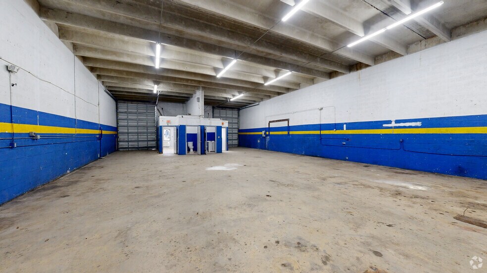 Primary Photo Of 3820 NW 135th St, Opa-locka Warehouse For Lease