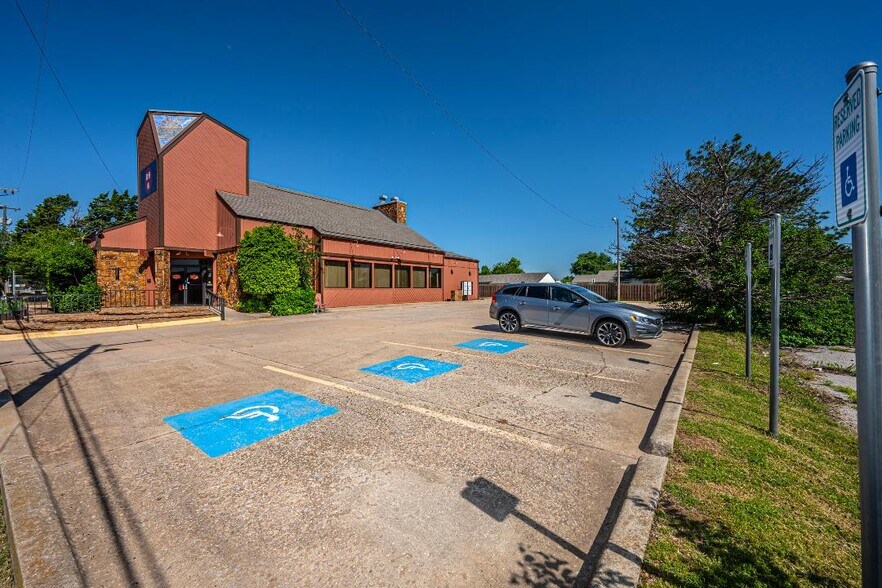 More Photos Of 4601 SE 29th St, Oklahoma City Restaurant For Sale