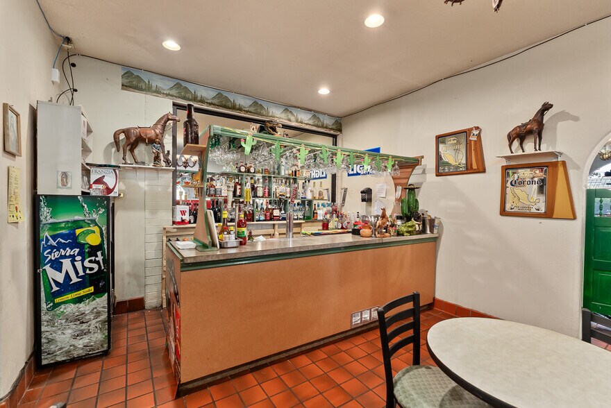 More Photos Of 1347 NE Stephens St, Roseburg Restaurant For Sale