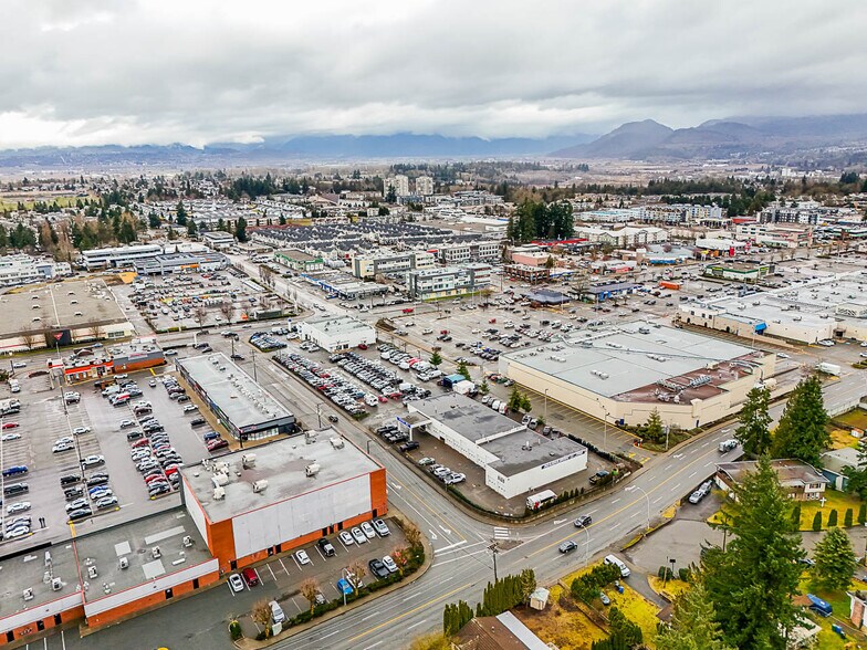 More Photos Of 32562 S Fraser Way, Abbotsford Auto Dealership For Lease