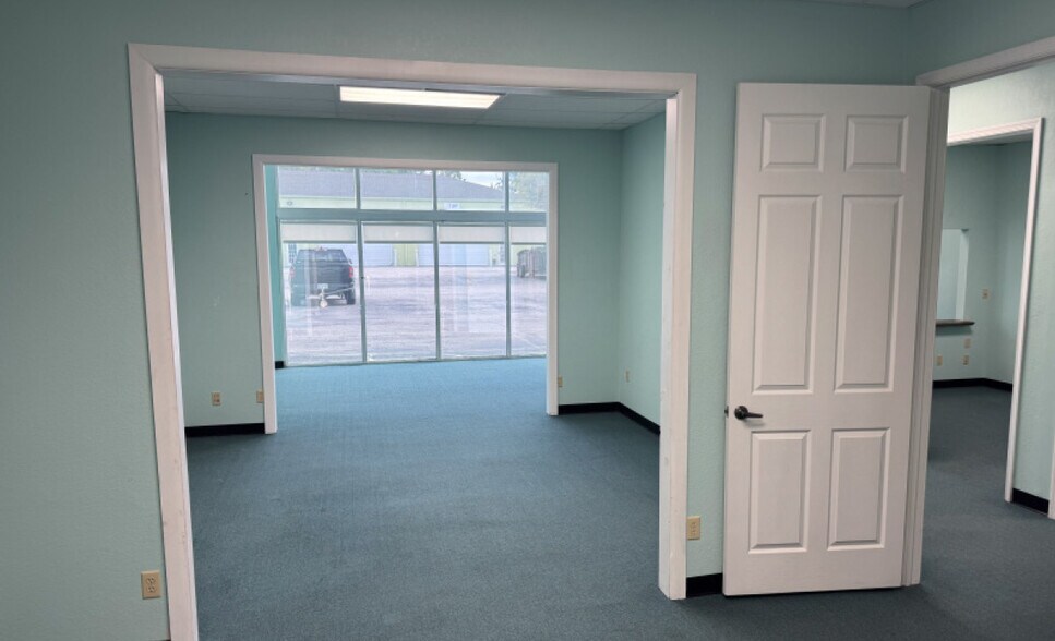More Photos Of 2190 NW Reserve Park Trace, Port Saint Lucie Showroom For Sale