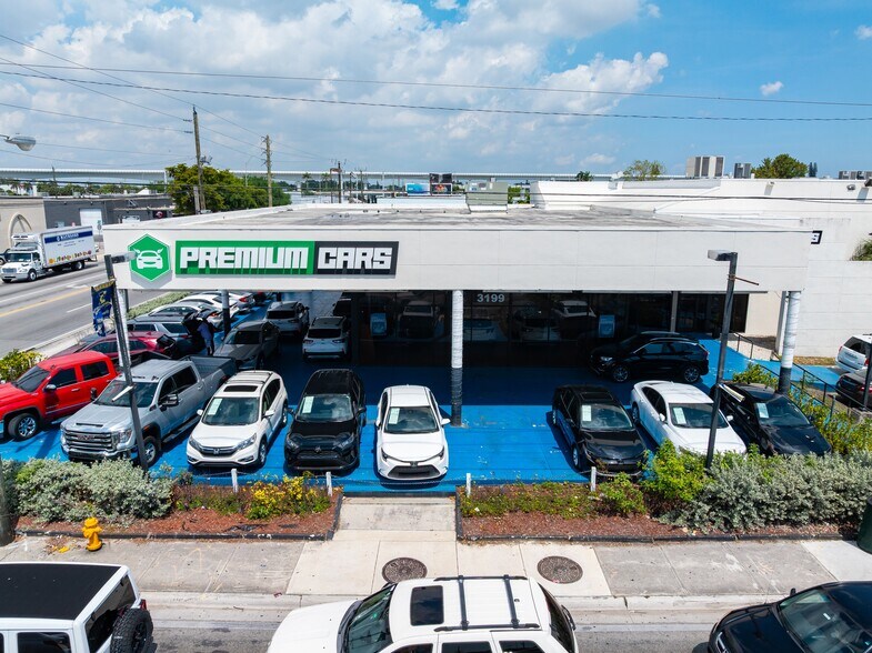 More Photos Of 3199 NW 36th St, Miami Auto Dealership For Lease