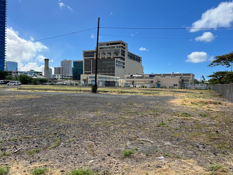 More Photos Of Ala Moana Blvd @ Forrest Ave, Honolulu Land For Lease