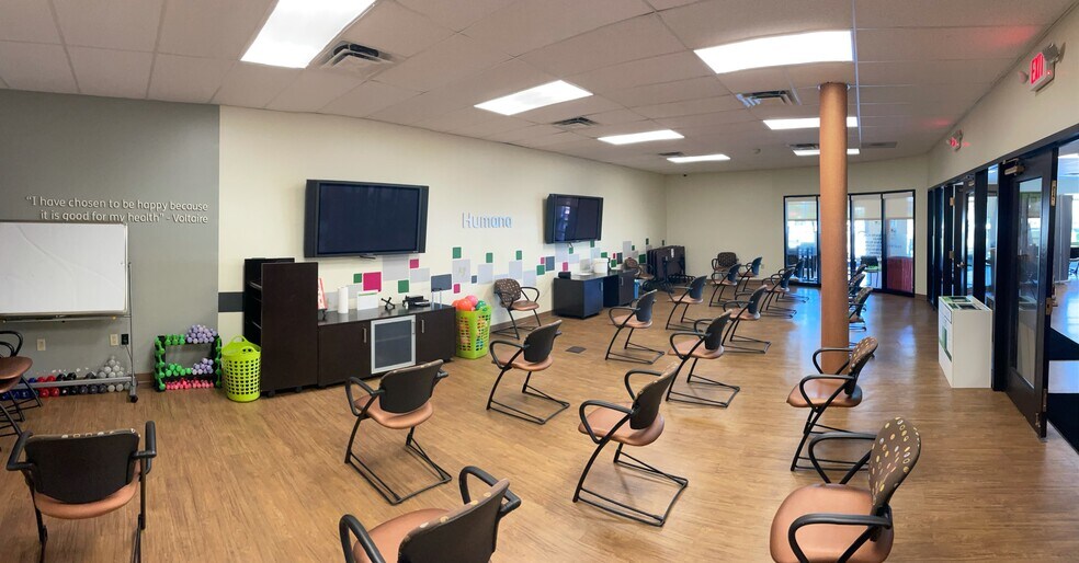 More Photos Of 7642-7686 Nob Hill Rd, Tamarac Unknown For Lease