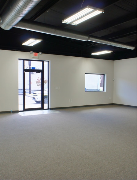 More Photos Of 210 W 24th St, Bryan Office For Lease