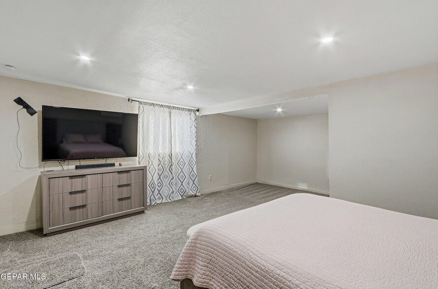 More Photos Of 10540 Socorro Rd, Socorro Specialty For Sale