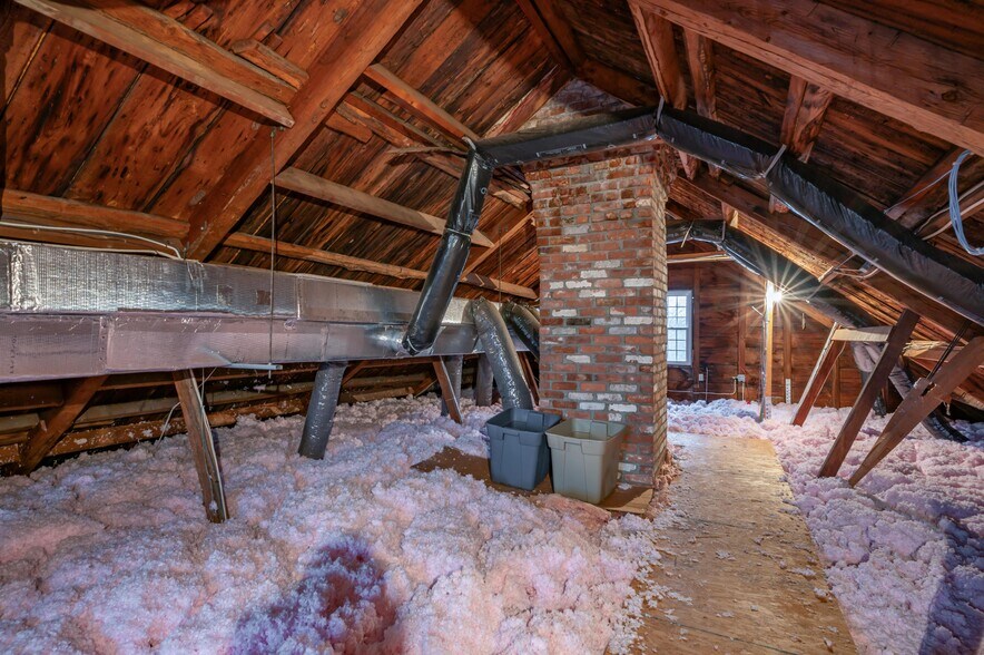 More Photos Of 2 Ash St, Hollis Office For Sale