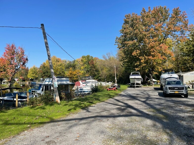 More Photos Of 9503 Hitchcock Point, Bridgeport Marina For Sale