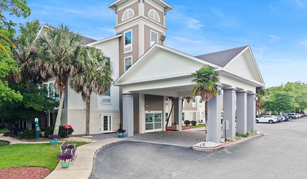 More Photos Of 19751 S Greeno Rd, Fairhope Hotel For Sale