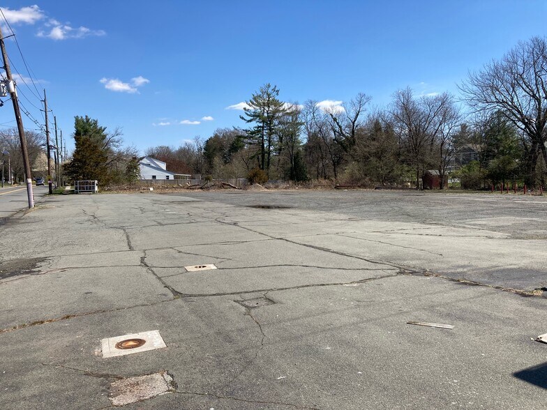 More Photos Of 71 E Broad St, Hopewell Auto Repair For Lease