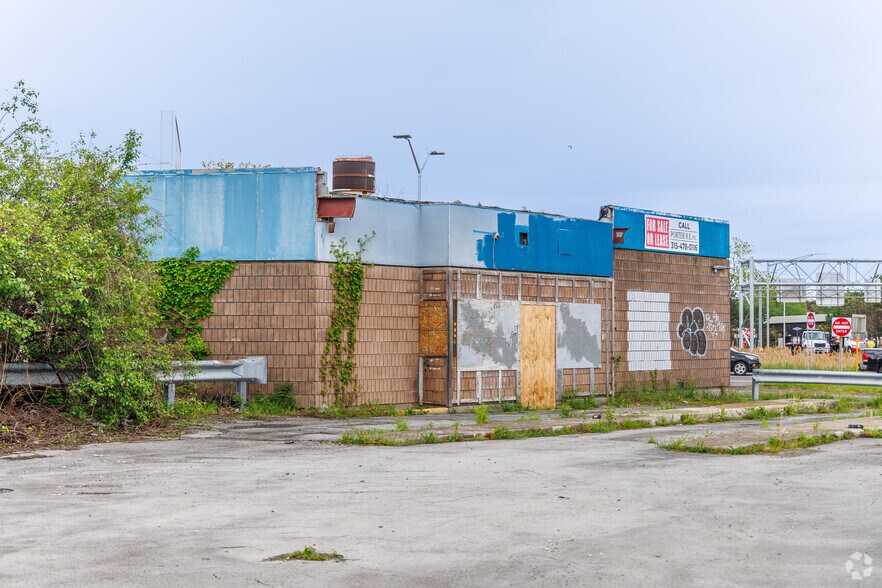 More Photos Of 168-359 Northern Lights Plz, North Syracuse Unknown For Sale