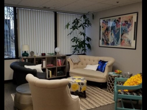 More Photos Of 1580 S Milwaukee Ave, Libertyville Office For Lease