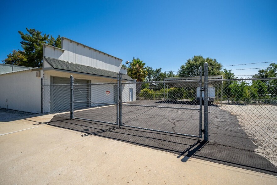 More Photos Of 3724 Oak st, Paso Robles Warehouse For Lease