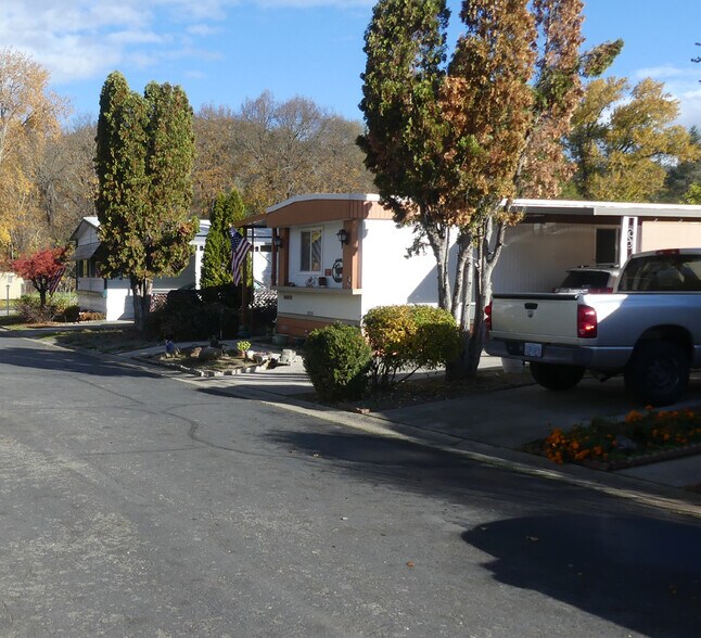 More Photos Of 515 E Main St, Rogue River Manufactured Housing Mobile Home Park For Sale