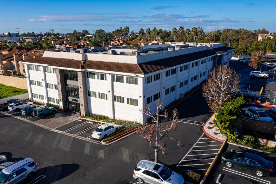 More Photos Of 18800 Main St, Huntington Beach Medical For Lease