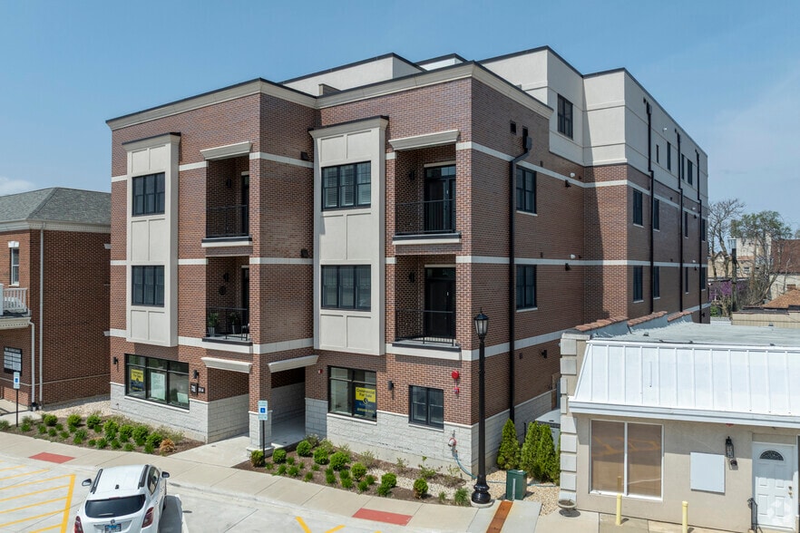 Primary Photo Of 514 Hillgrove Ave, Western Springs Apartments For Sale