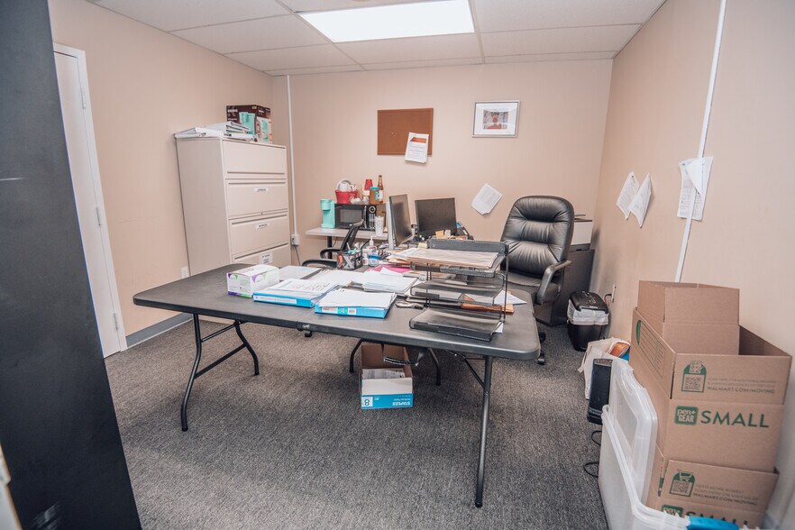 More Photos Of 1 Post Office Rd, Waldorf Medical For Lease