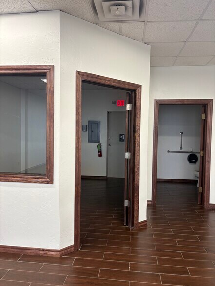 More Photos Of 16600-16622 N Western Ave, Edmond Unknown For Lease