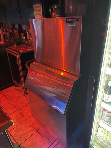 More Photos Of 4834 Montana Ave, El Paso Bar For Sale