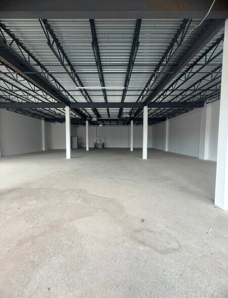 Primary Photo Of 441 Northfield Ave, Staten Island General Retail For Lease