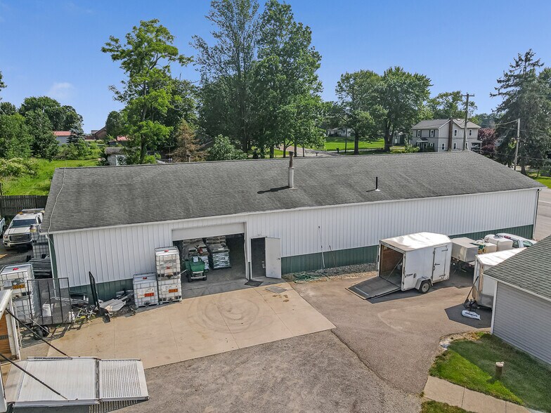 More Photos Of 13390 Ravenna Ave NE, Hartville Flex For Sale