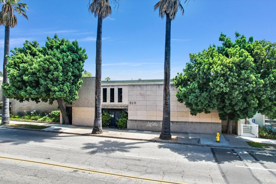 Primary Photo Of 848 N Fair Oaks Ave, Pasadena Manufacturing For Sale