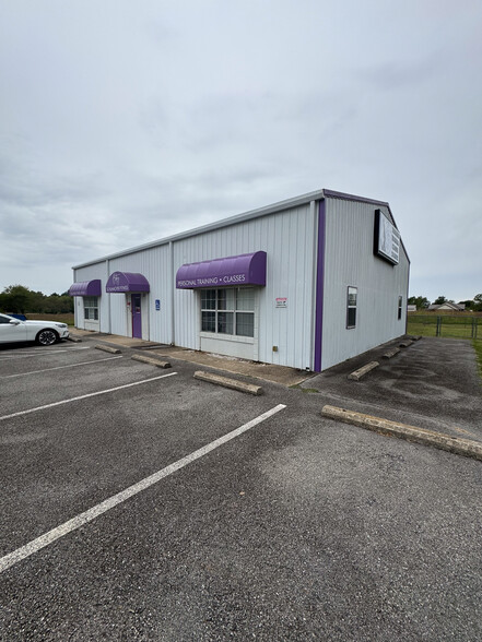 Primary Photo Of 183 Halleck Ln ln, Pea Ridge Storefront Retail Office For Lease