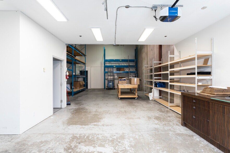 More Photos Of 1083 Kent Ave NE, Vancouver Light Manufacturing For Sale