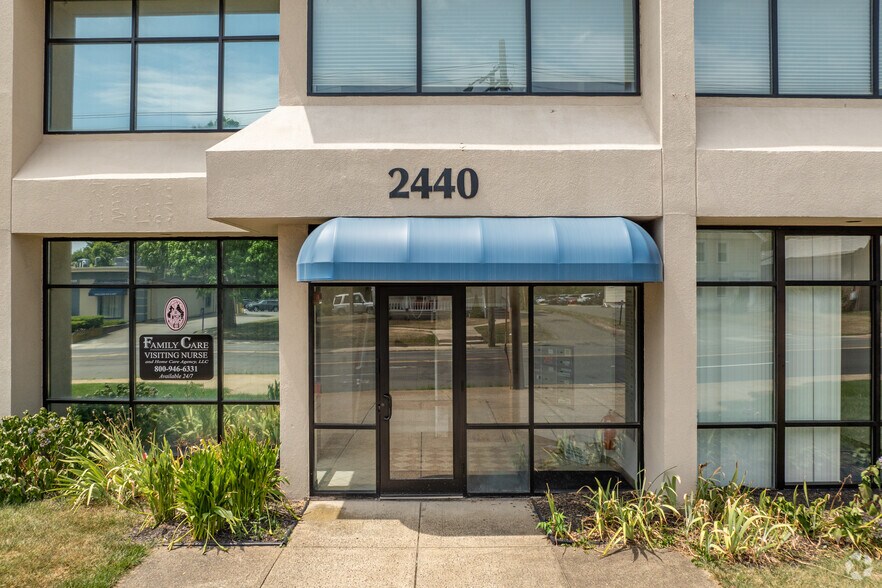 More Photos Of 2440 Whitney Ave, Hamden Medical For Sale