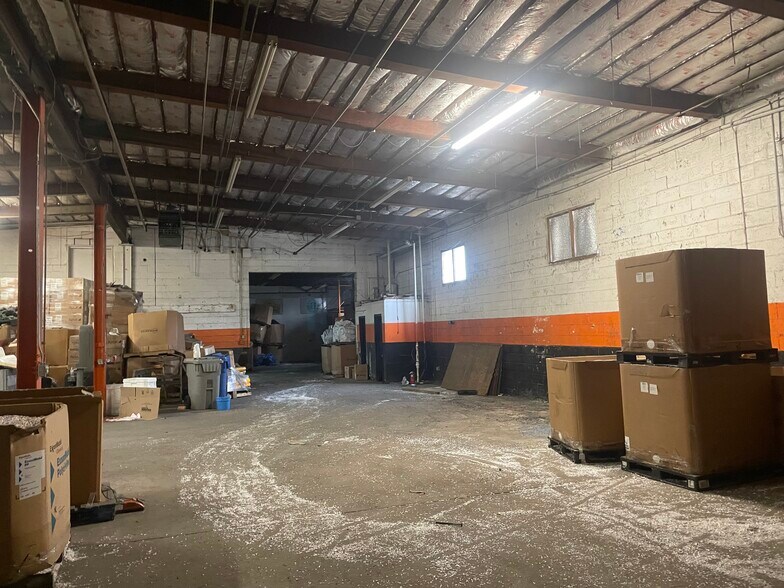 More Photos Of 460-464 N Randolph Ave, Cinnaminson Warehouse For Lease