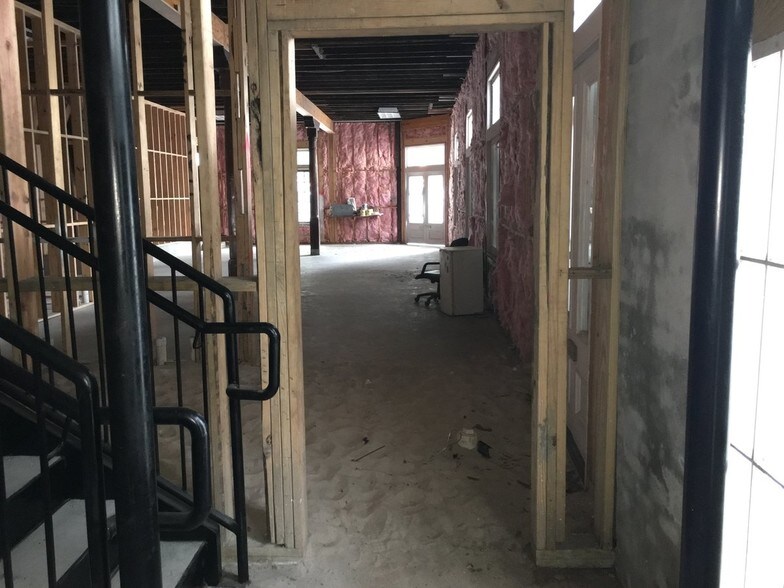 More Photos Of 801 Frenchmen St, New Orleans Restaurant For Lease