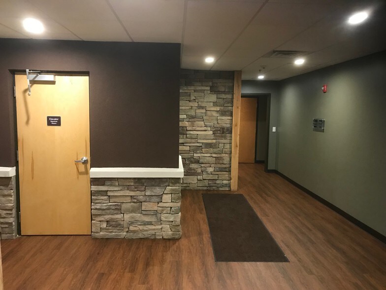 More Photos Of 871 S Arbor Vitae, Edwardsville General Retail For Lease