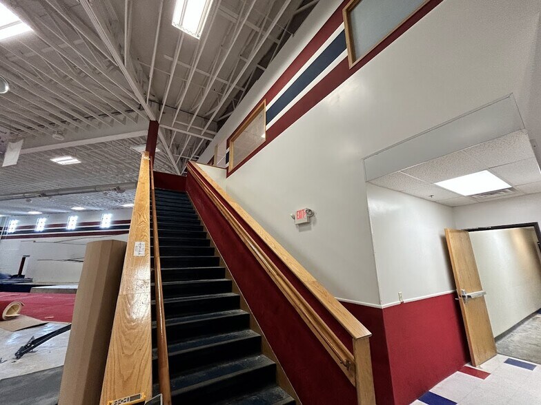 More Photos Of 2440 Clare Ln Ne, Rochester Flex For Sale