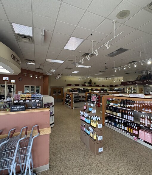 More Photos Of 375 Miller Blvd, Dalhousie Freestanding For Lease