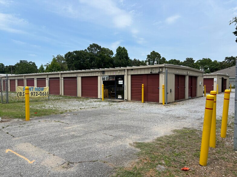 More Photos Of 7054 Palafox St, Pensacola Self Storage For Sale