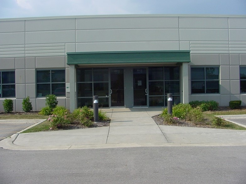 More Photos Of 8940 W 192nd St, Mokena Warehouse For Lease
