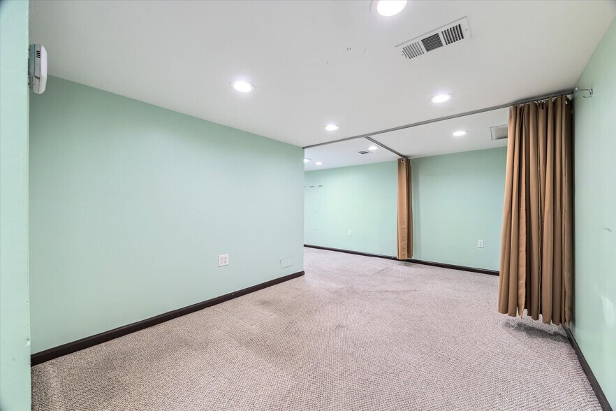 More Photos Of 360 E Medical Center Blvd, Webster Medical For Sale